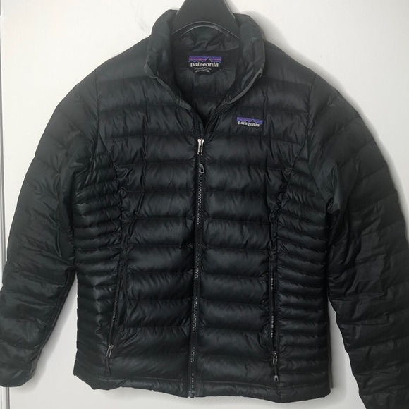 Patagonia Jackets & Blazers - Patagonia black puffer jacket goose down women’s size small